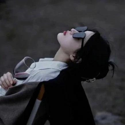 旧人𣎴覆
