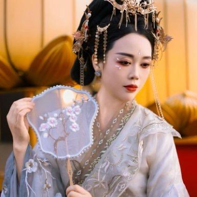 李静静