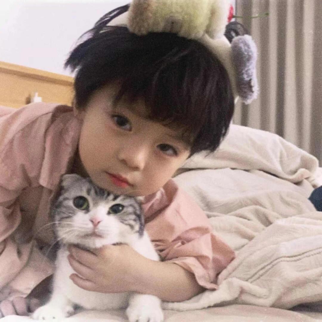 你还是那么像她