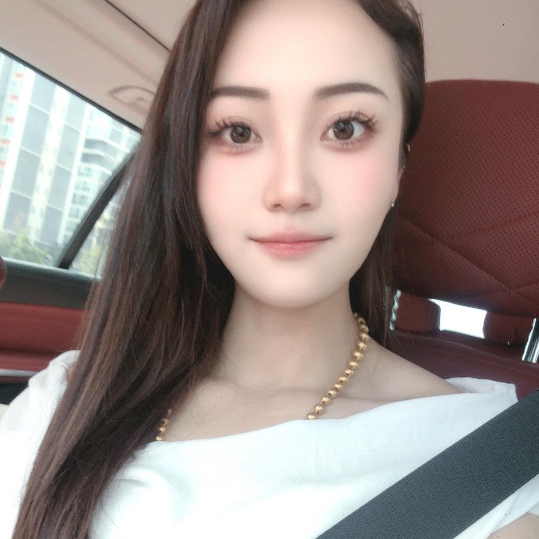 云南女孩 在云南发水果
