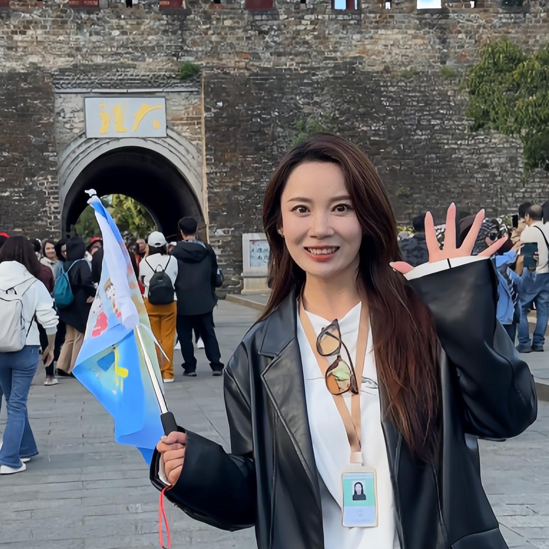 导游琴琴（云南旅游接待）