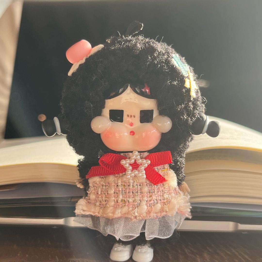 纯树脂手工粘土潮玩.