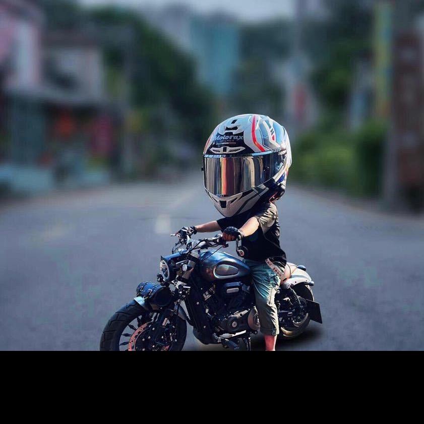 低頭趕路  '