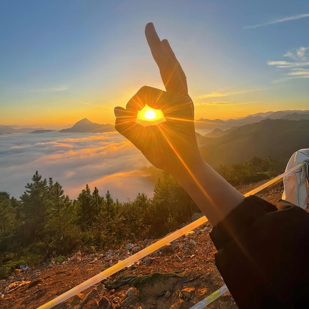 太阳落山了.