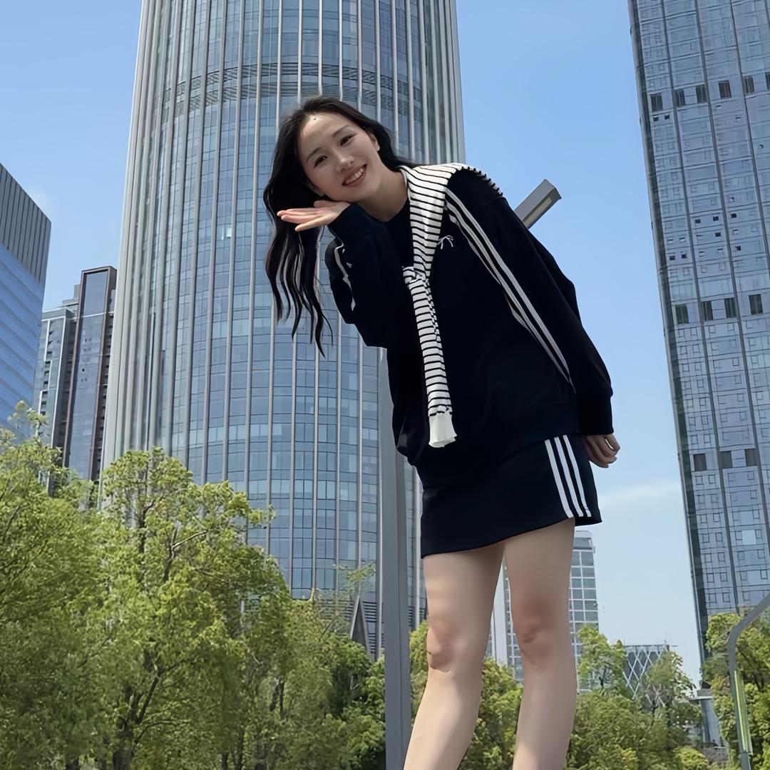 是玲儿吖