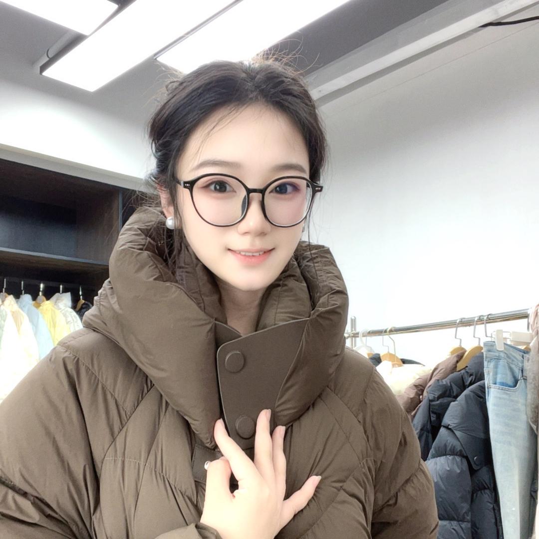 橙乐服饰高级羽绒服