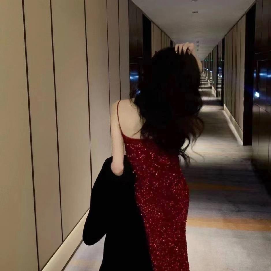 何@