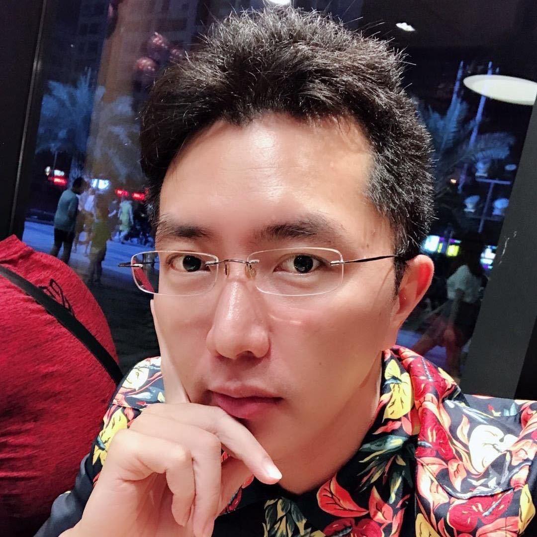 公仔亮亮