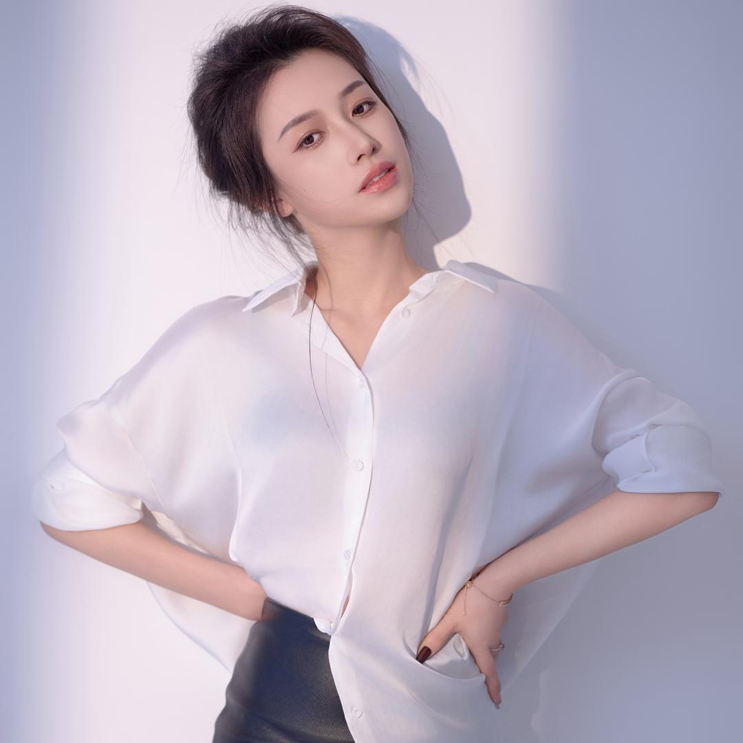 Y      w-Vicky 🦁️