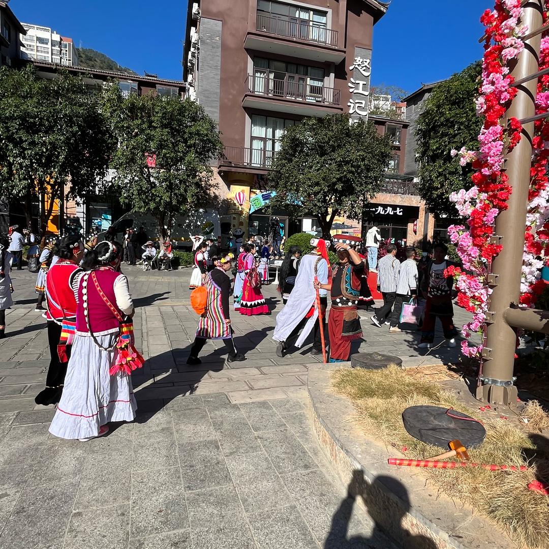 ƪʃ(ง •̀_•́)ง加油丽分