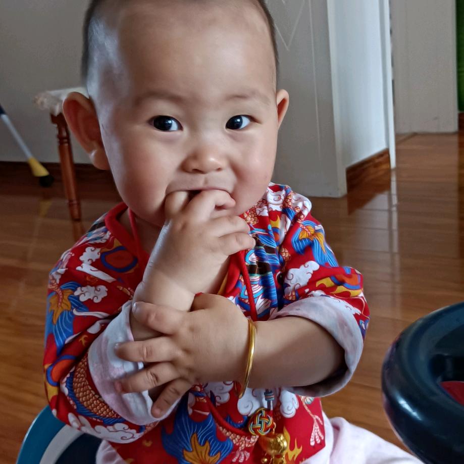 姐不拽谁拽