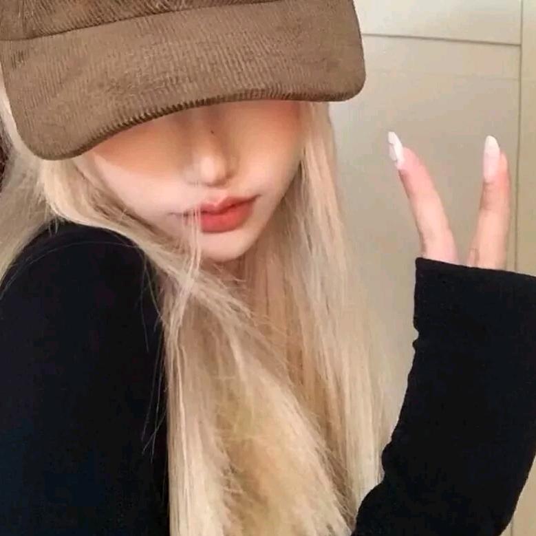 鑫元发型设计师  元元