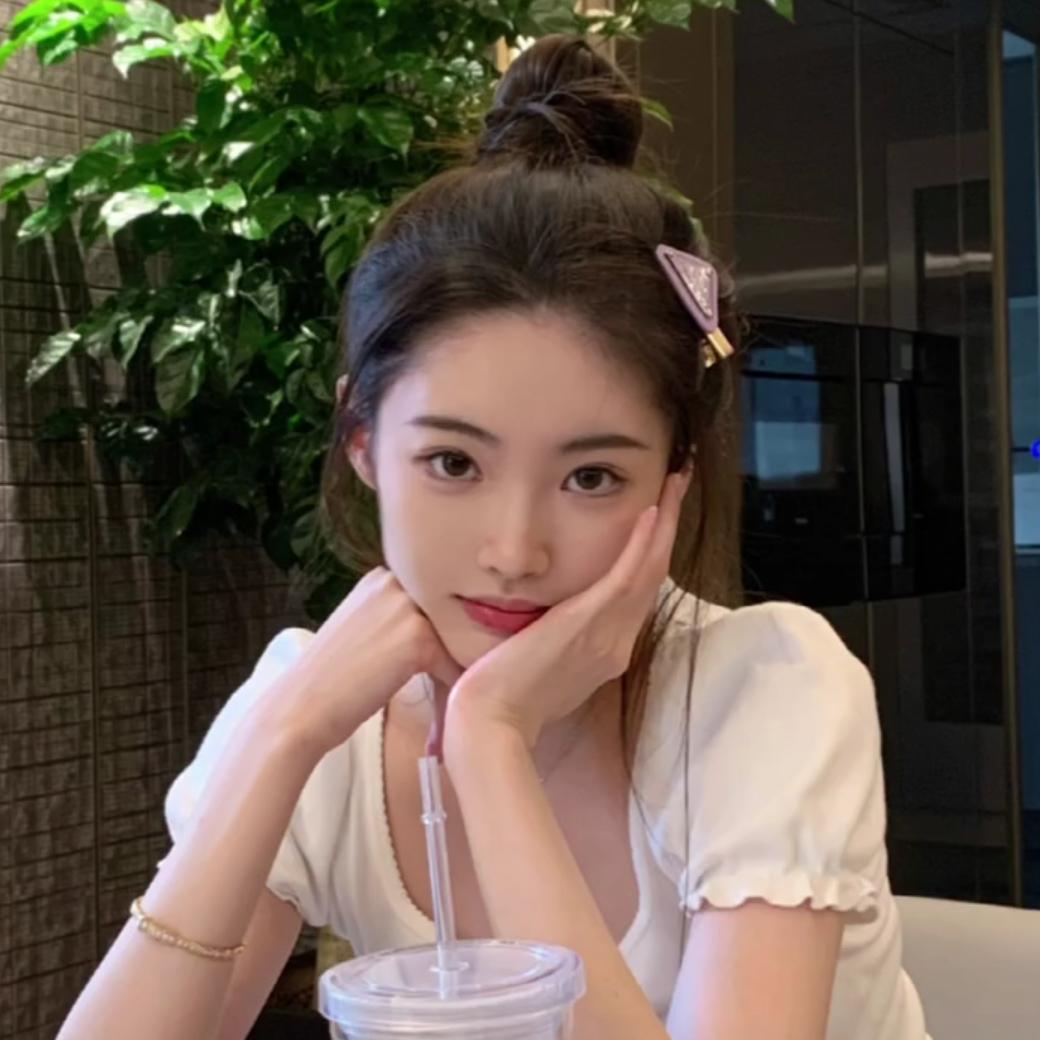 一个甜妹罢了