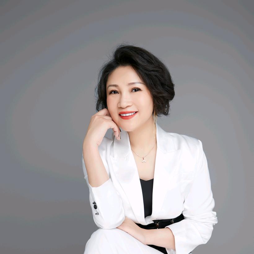 严佳琦
