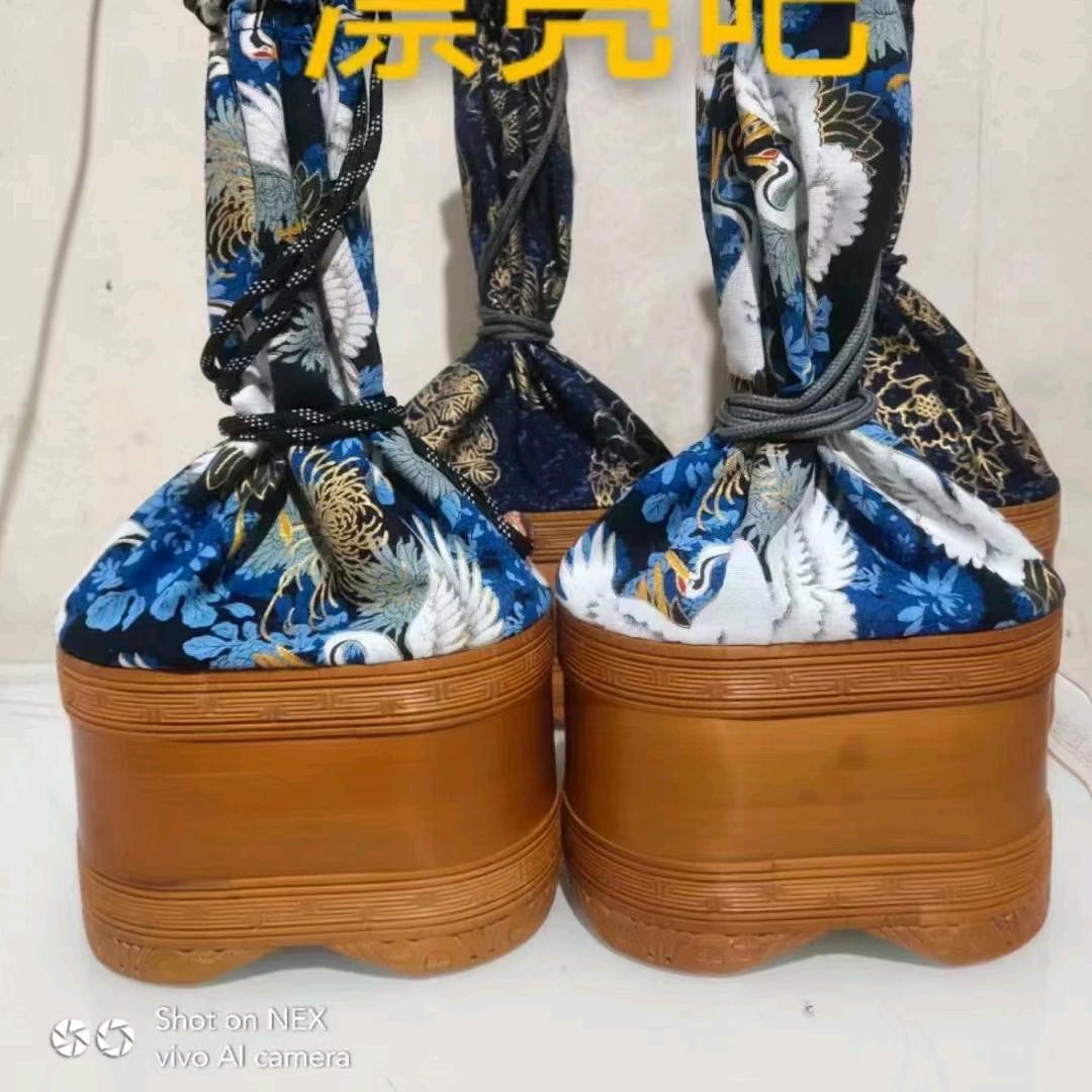 芦村两元精品百货