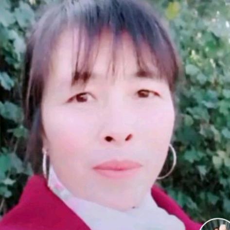 笑的背后藏着泪