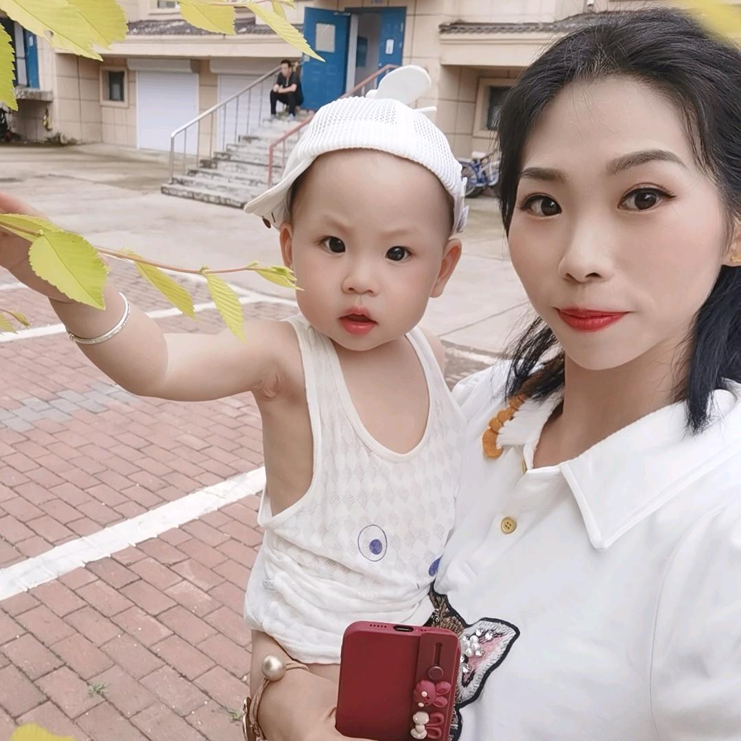 莯莯妈咪