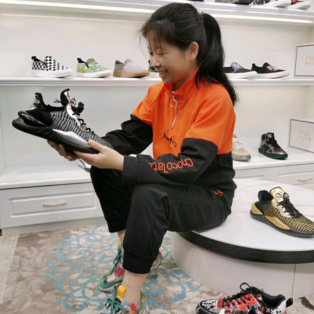 阿红姐：东瓯宏森男鞋工厂