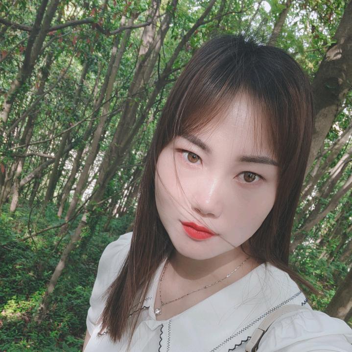 爱笑的女孩(拒绝私聊)
