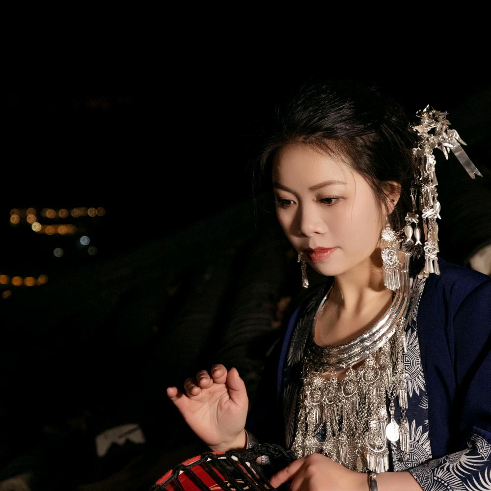村里的小芳