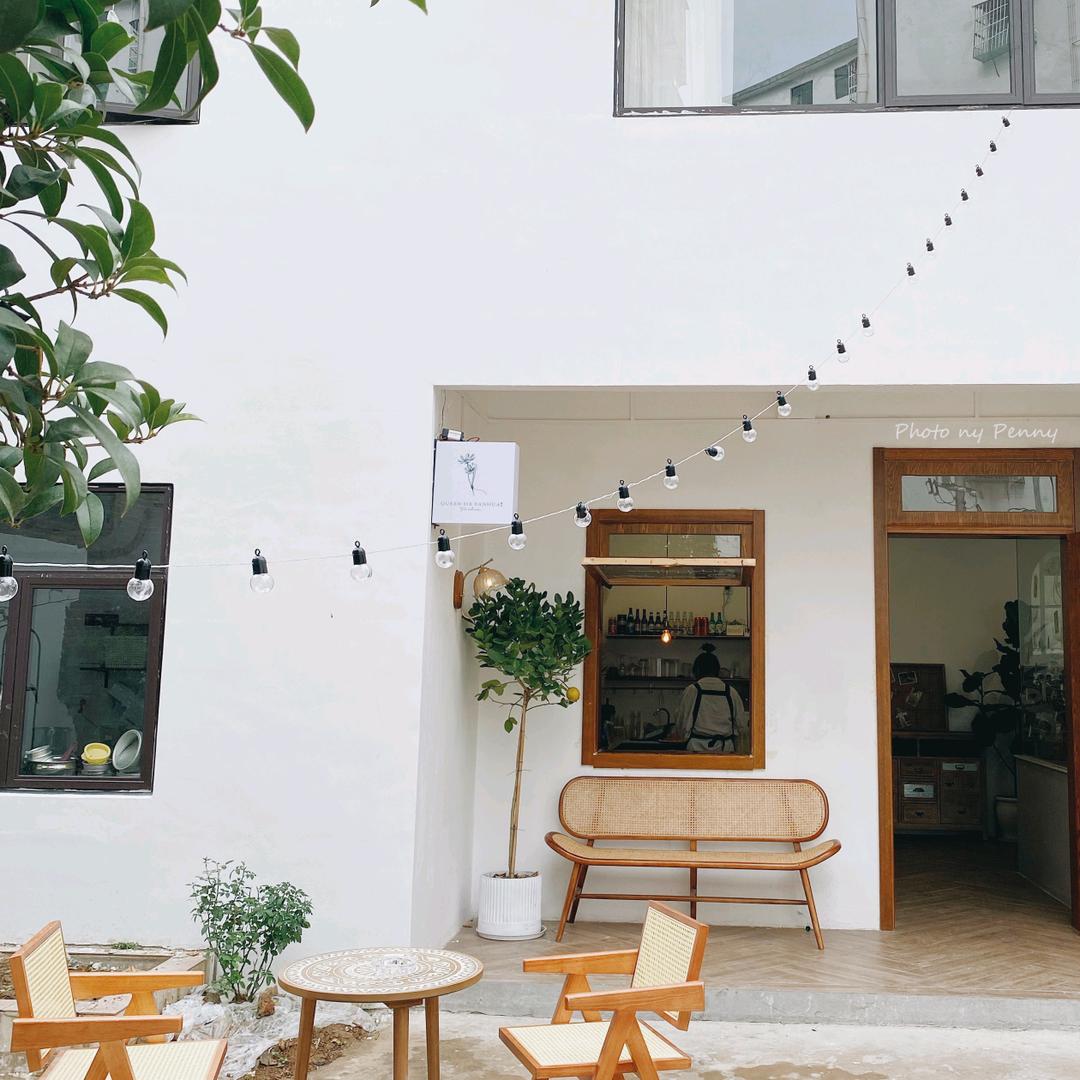 繁花（藏在一个巷子里的小吃店）