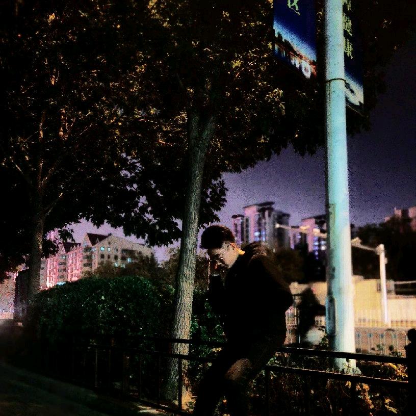 你像云疏了又卷.