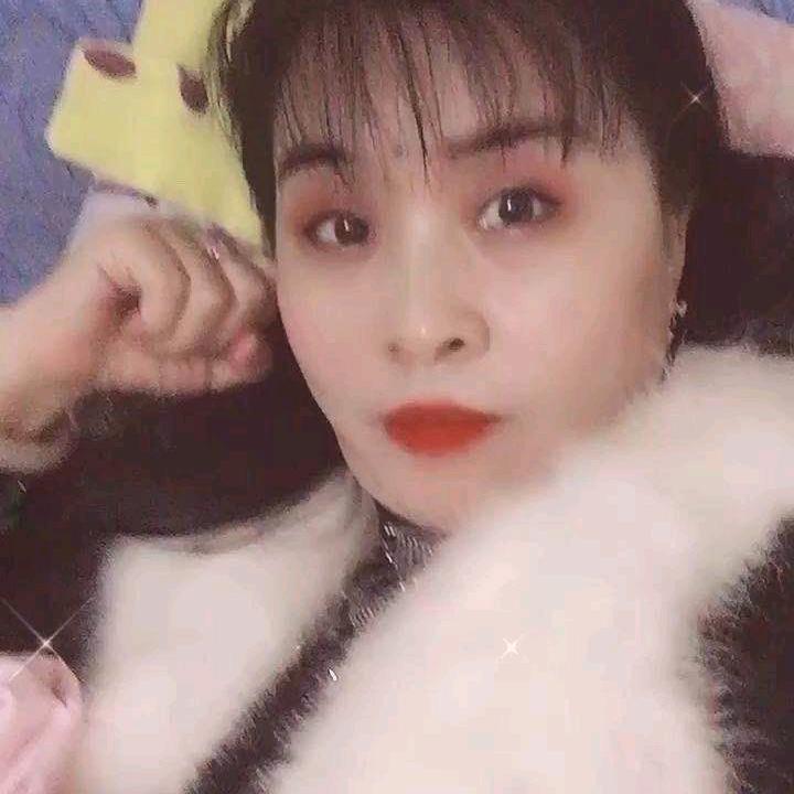 坚强的女人在横江鲜果店等你