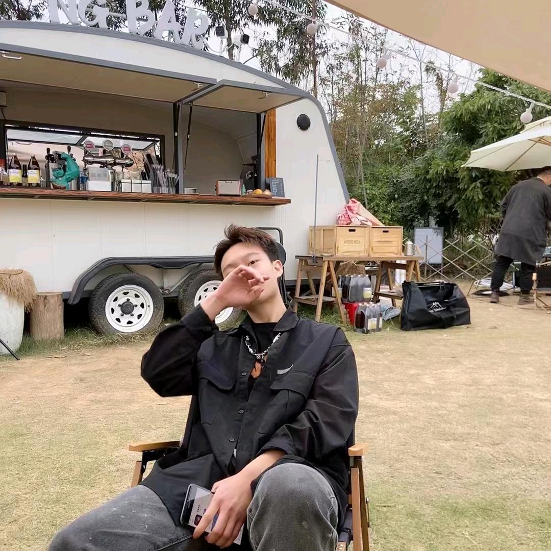 上头男士理发馆barbershop