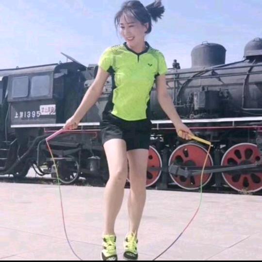 跳绳栗子