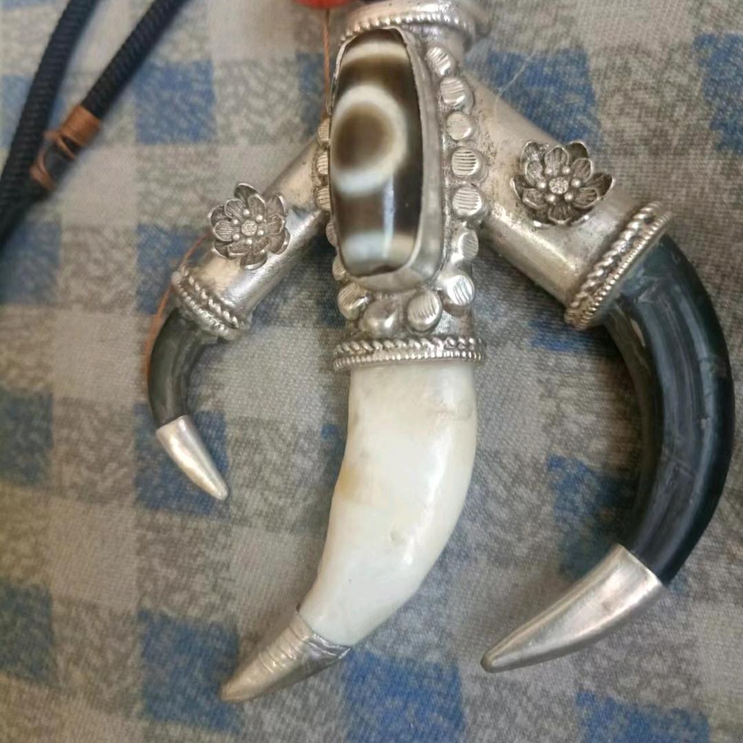查拉江松，