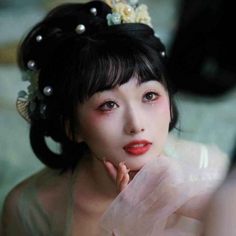 初晓是颗圆白菜♪