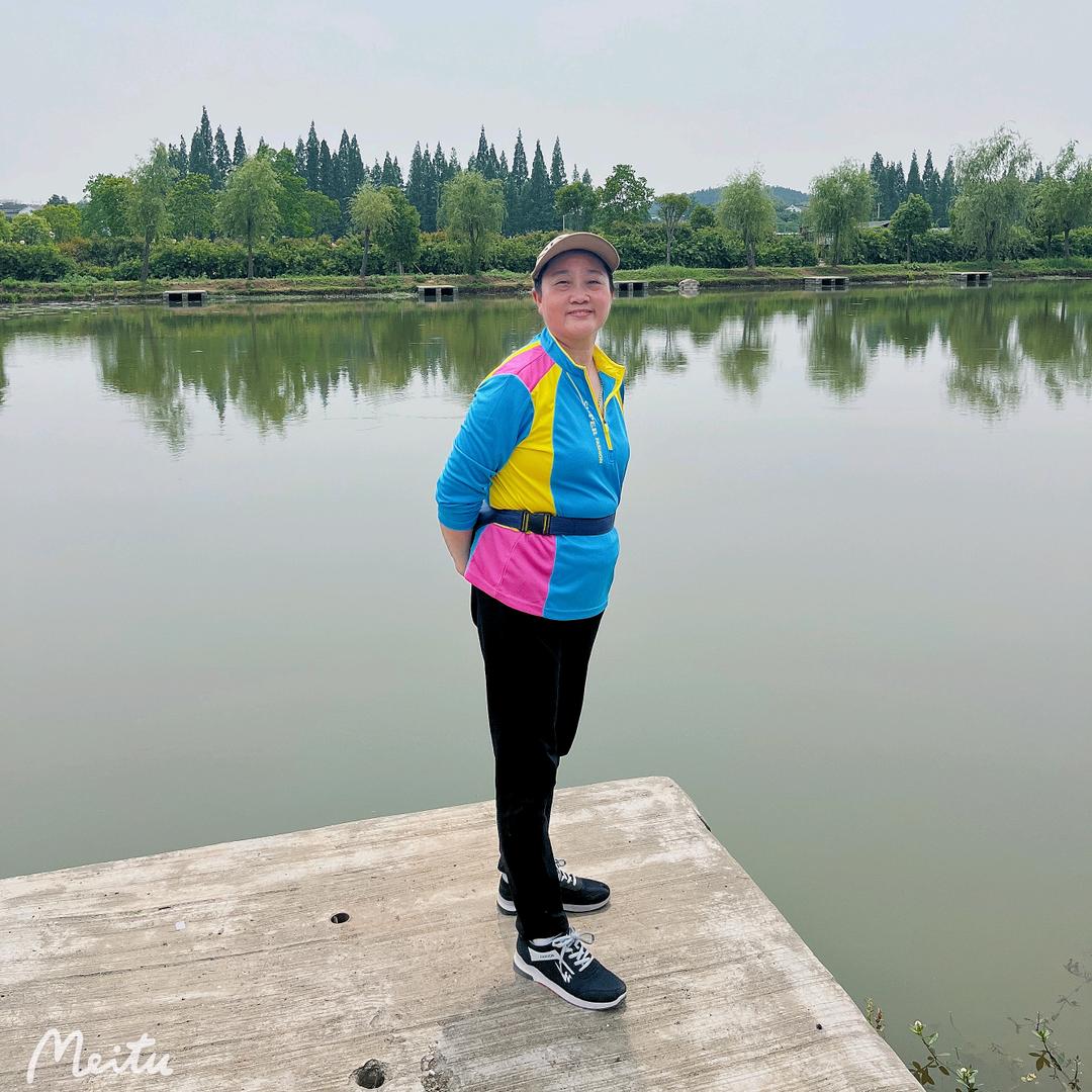 迎风飘扬..云