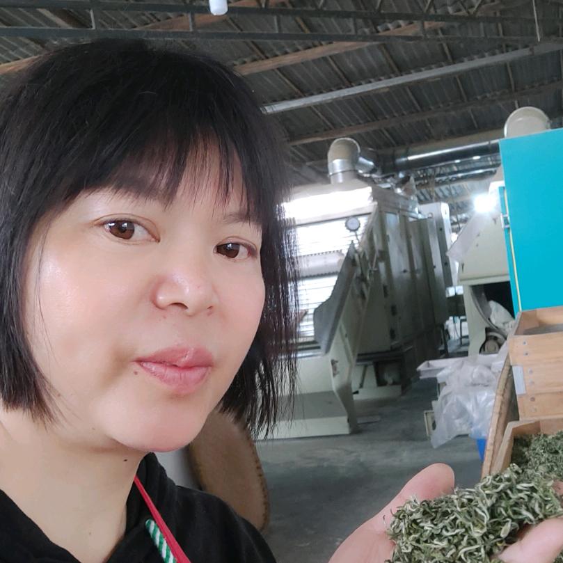 胡伍容，＇，