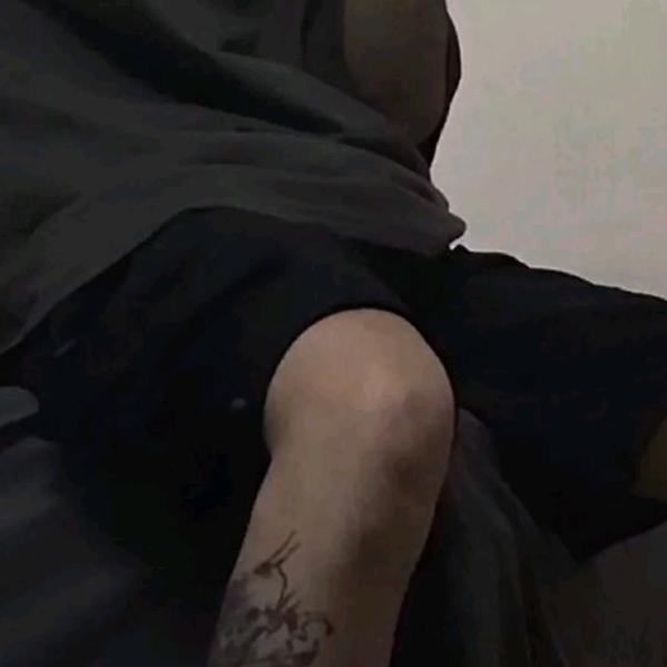 弟弟行为