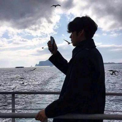 ╰︶不返航的纸飞机╰つ🛩️