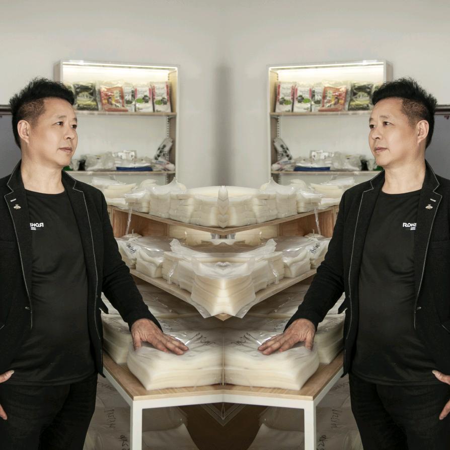 四川雄都尼龙真空袋厂何世碧，建厂30多年