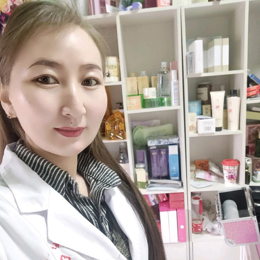 呼安古丽化妆师 按摩师