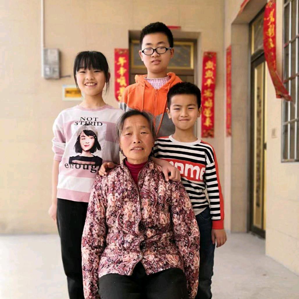 幸福的文文