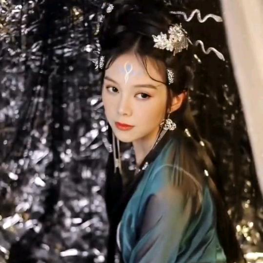 王姑娘🐇封心锁爱