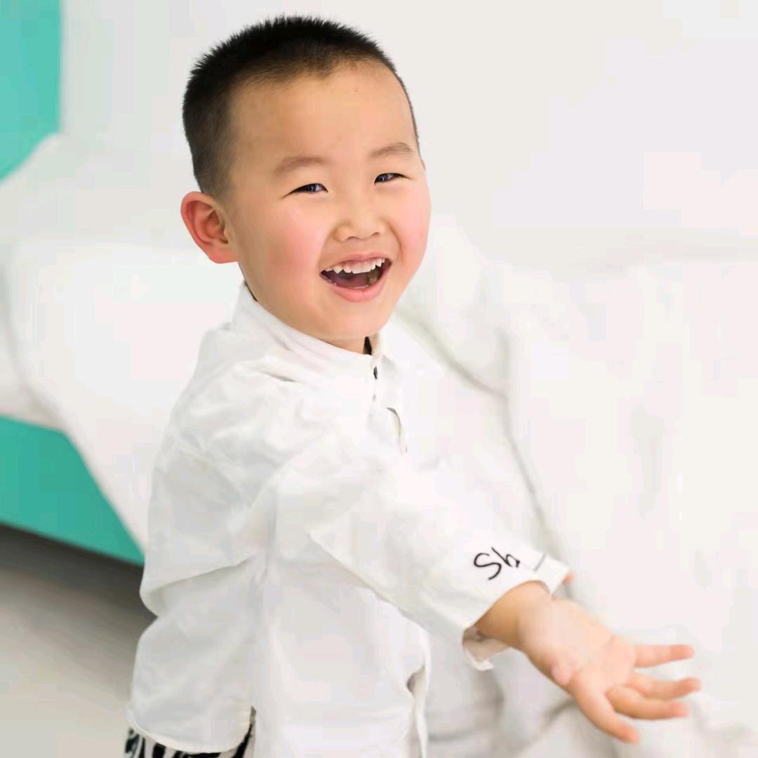 明月依旧在，喜迎2025