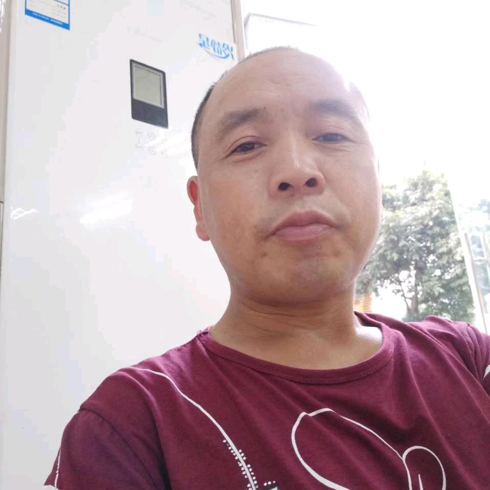 我是铁哥，单身 父亲