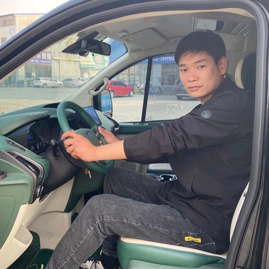 商务 露营车 小范