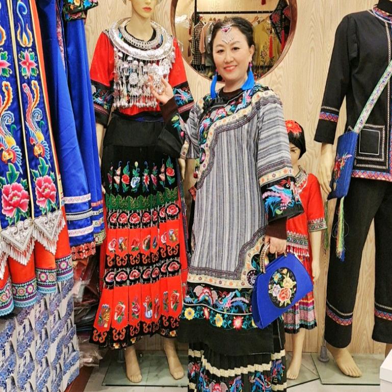 凤隆苗饰工艺品有限公司