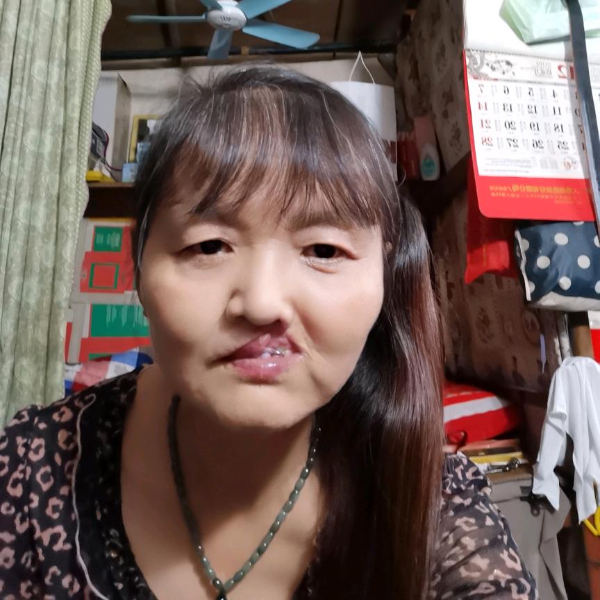 坚强的丑女