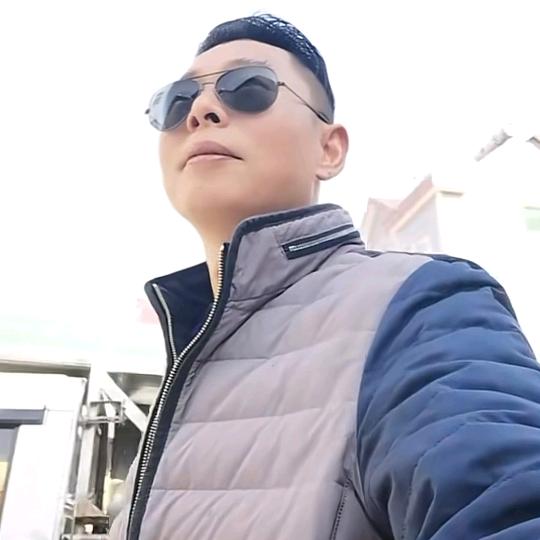 知不足而奋斗，望远山而前行，