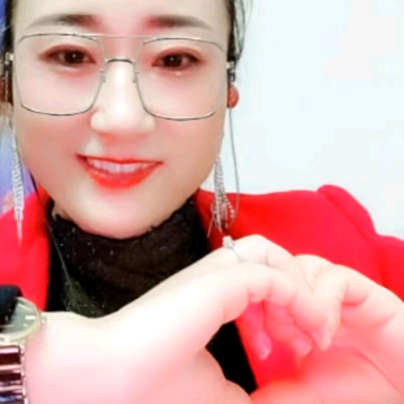 淡定《橱窗有好物进去看看》每晚八点直播