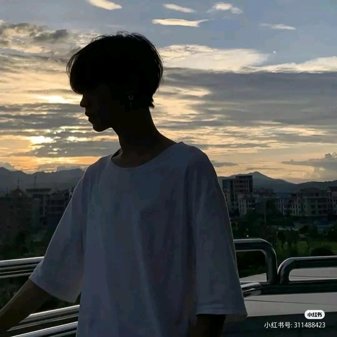 阿鑫不会弹琴