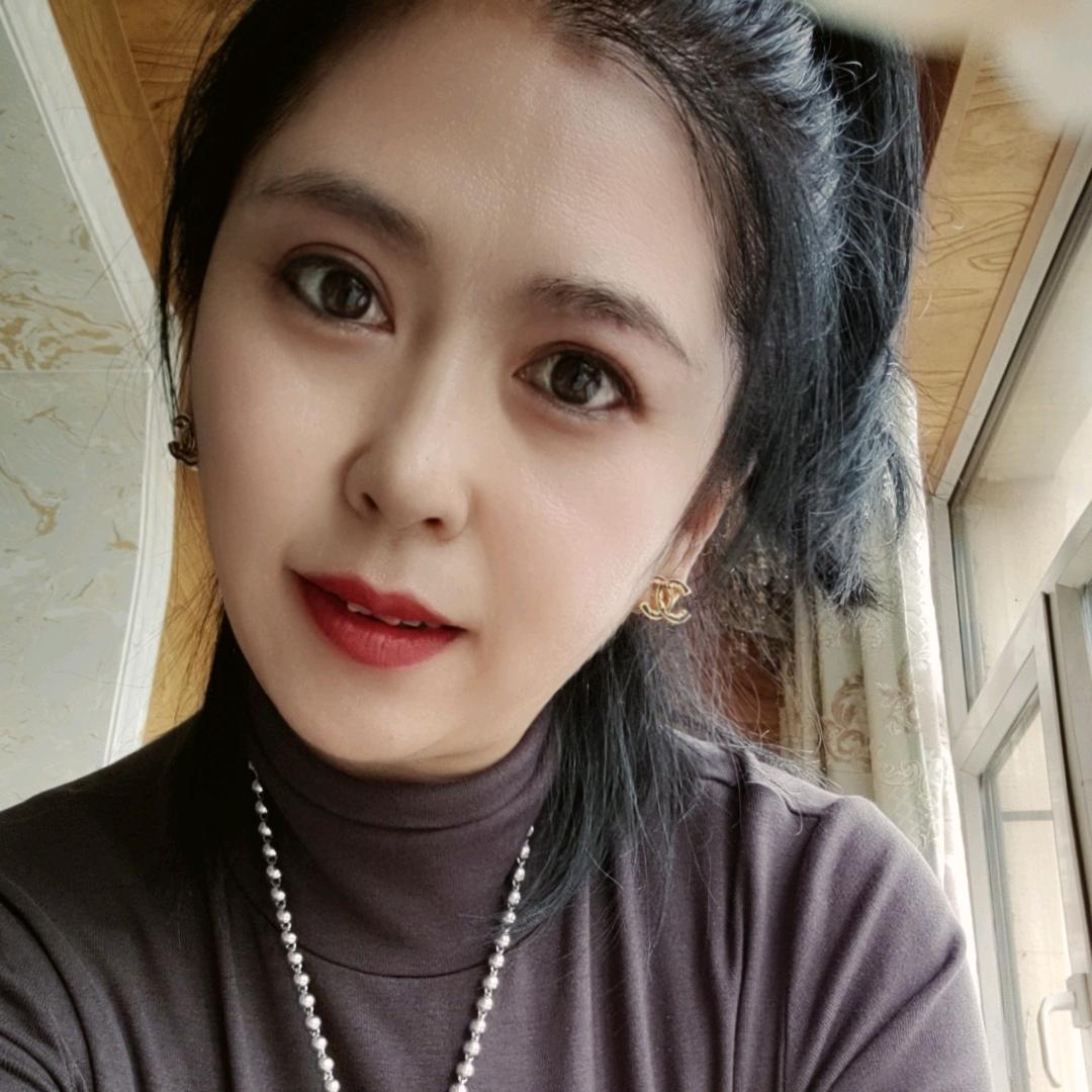 依依