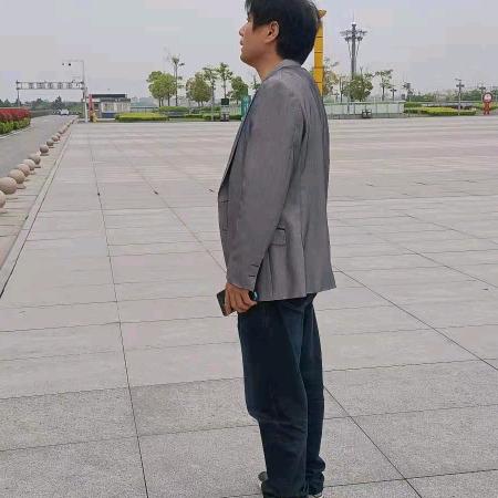 塔石李晓军眼镜钟表店