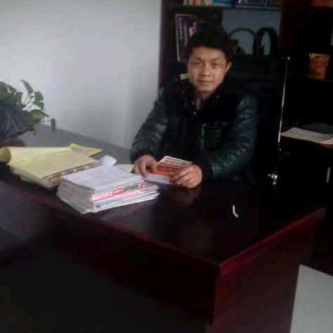 文明模板、词堂、私人别墅以及梁托、钢筋。